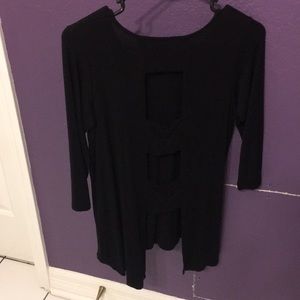 Open back black 3/4 shirt